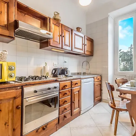 Apartment Emanuele House - Basilica Di San Giovanni By Ghor Rome
