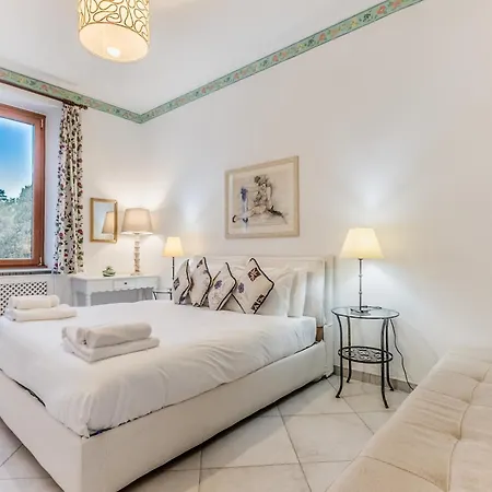 Apartment Emanuele House - Basilica Di San Giovanni By Ghor Rome
