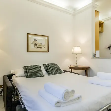 Apartment Emanuele House - Basilica Di San Giovanni By Ghor Rome